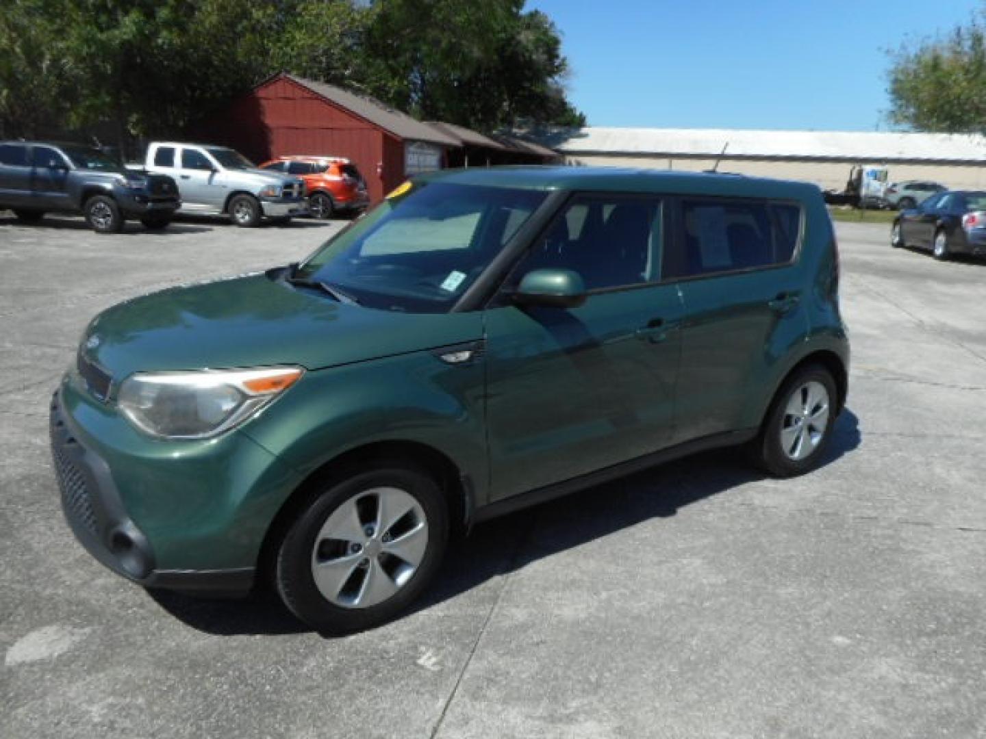 2014 GREEN KIA SOUL BASE (KNDJN2A2XE7) , located at 1200 Cassat Avenue, Jacksonville, FL, 32205, (904) 695-1885, 30.302404, -81.731033 - Photo#1